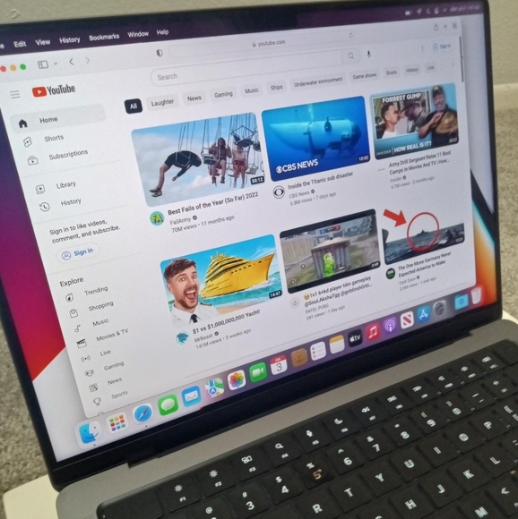 MACBOOK PRO - Picture 4 of 4